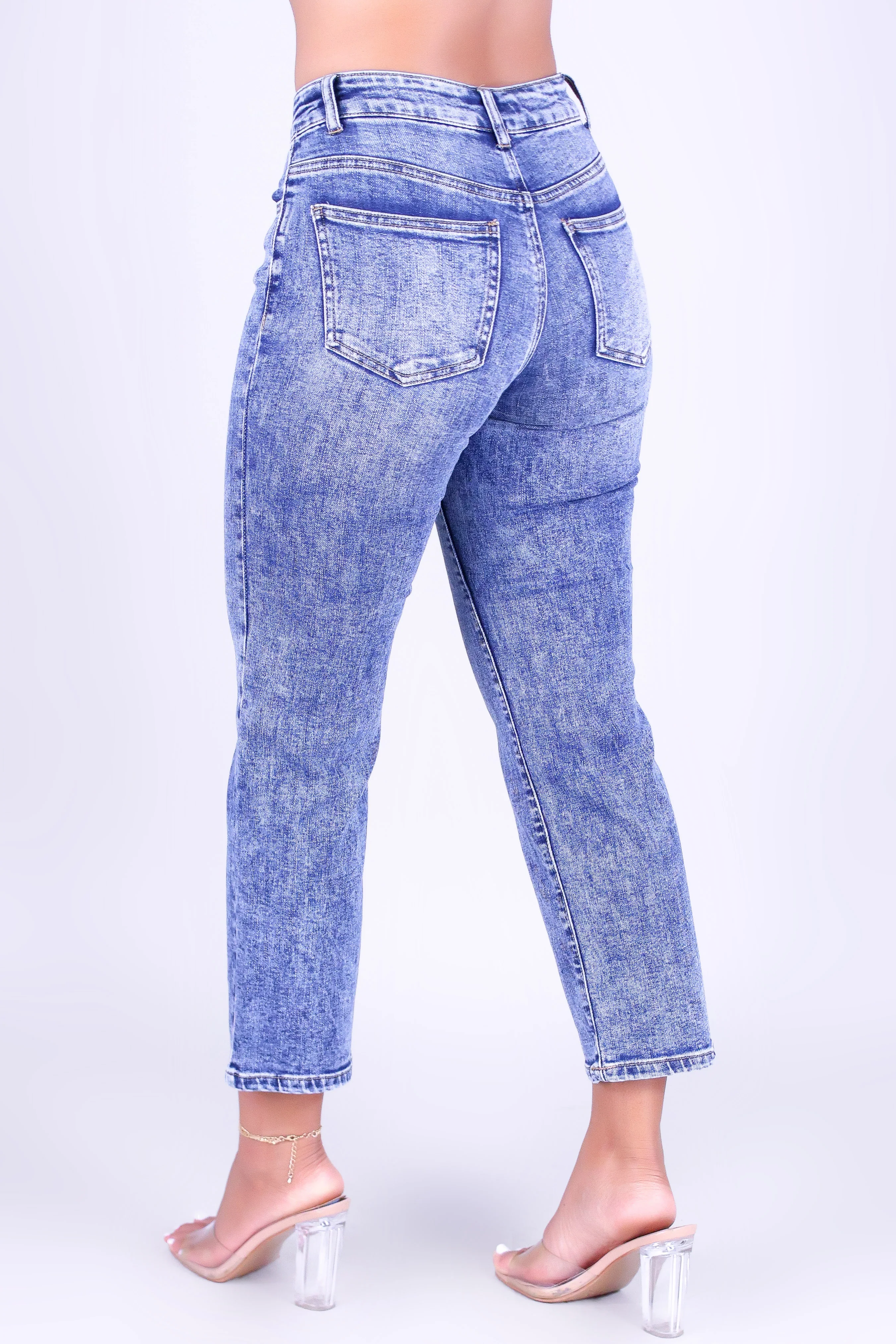 LET ME HELP YOU CROPPED JEANS - Image 3