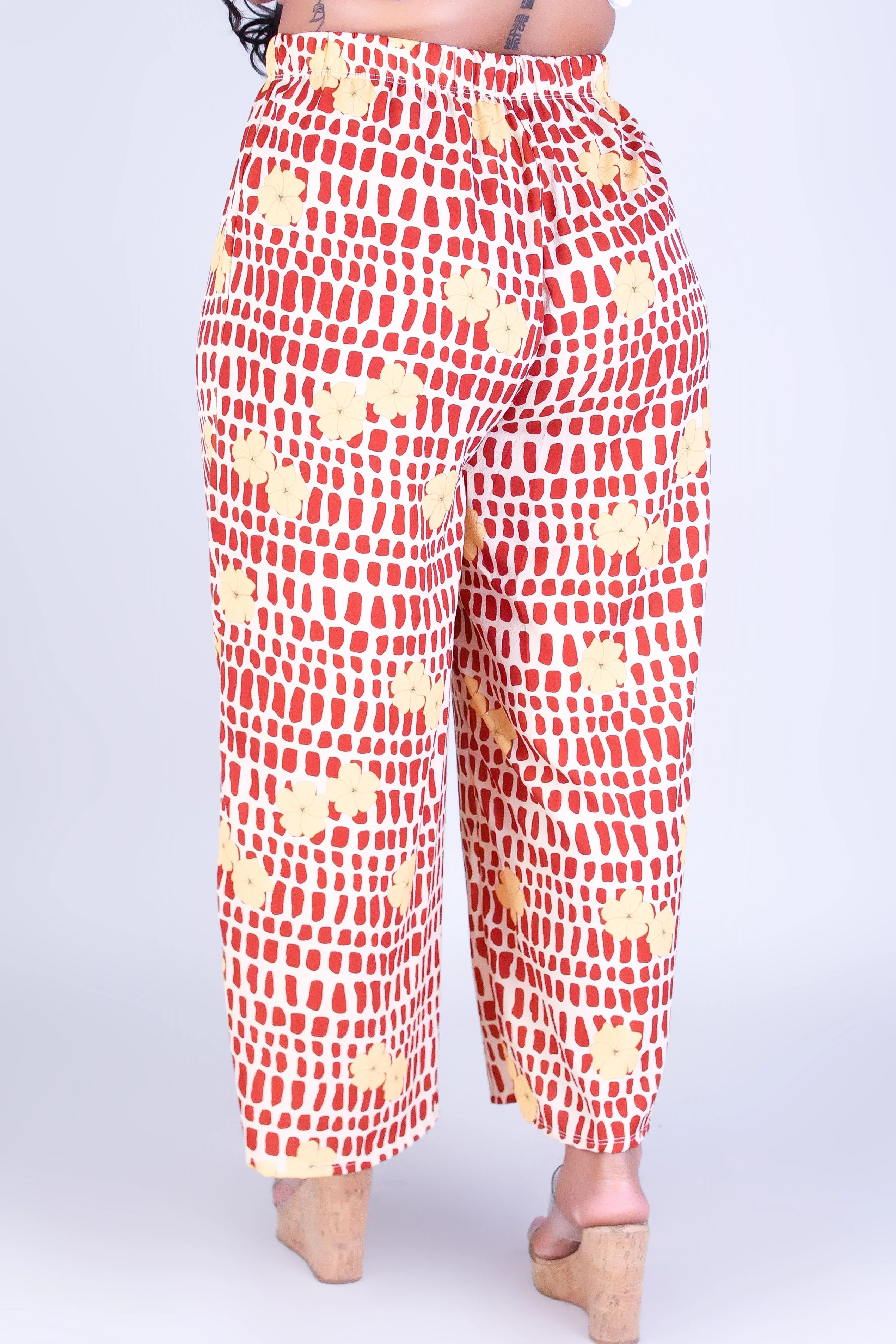 PUAKENIKENI MITER SHELL CAPRI'S - Image 3