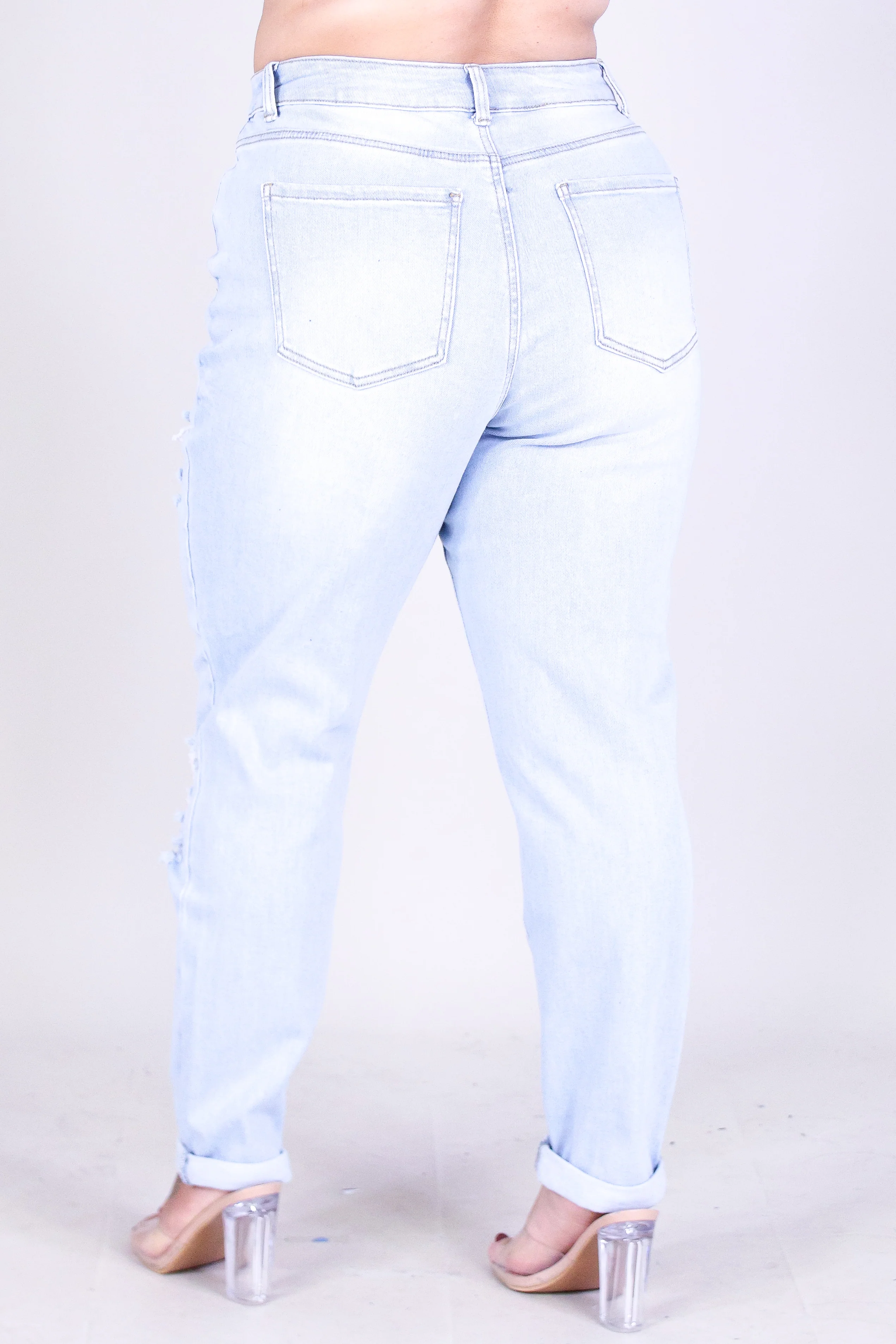 WEEKEND RISE MOM JEANS - Image 3
