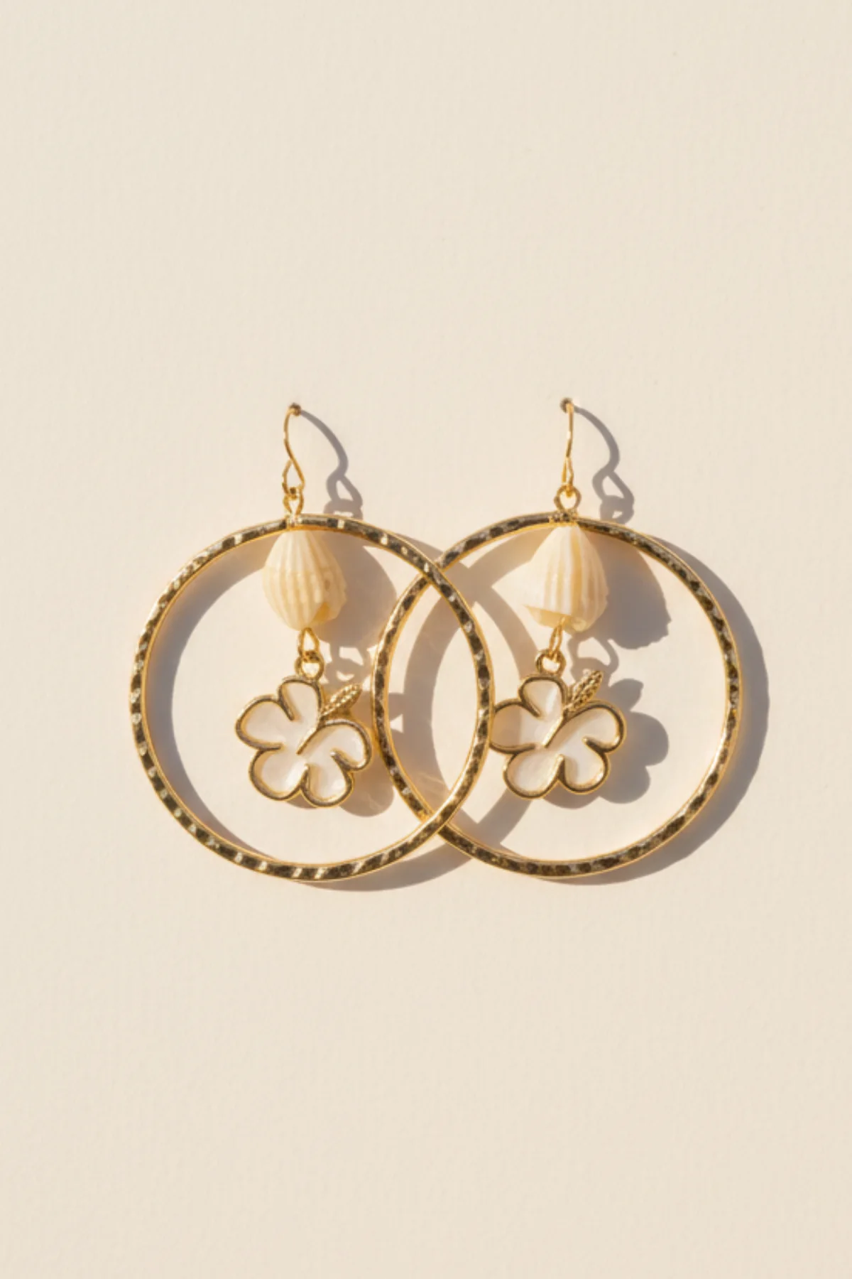 HIBISCUS PIKAKE DANGLE EARRINGS