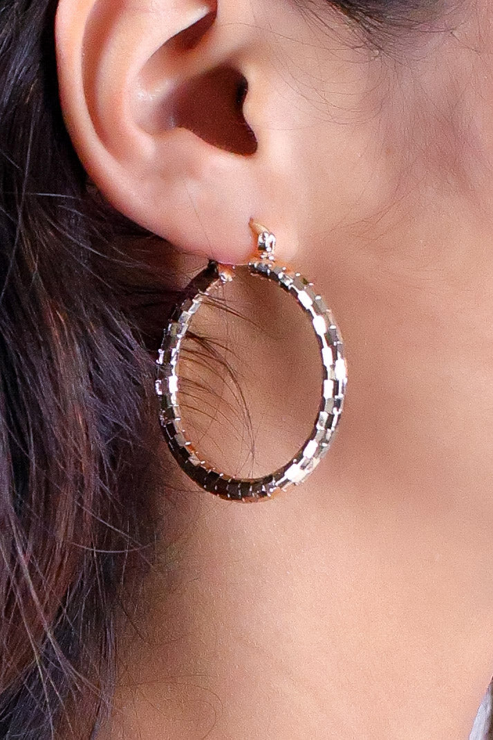GLOW-UP HOOP EARRINGS - Image 2
