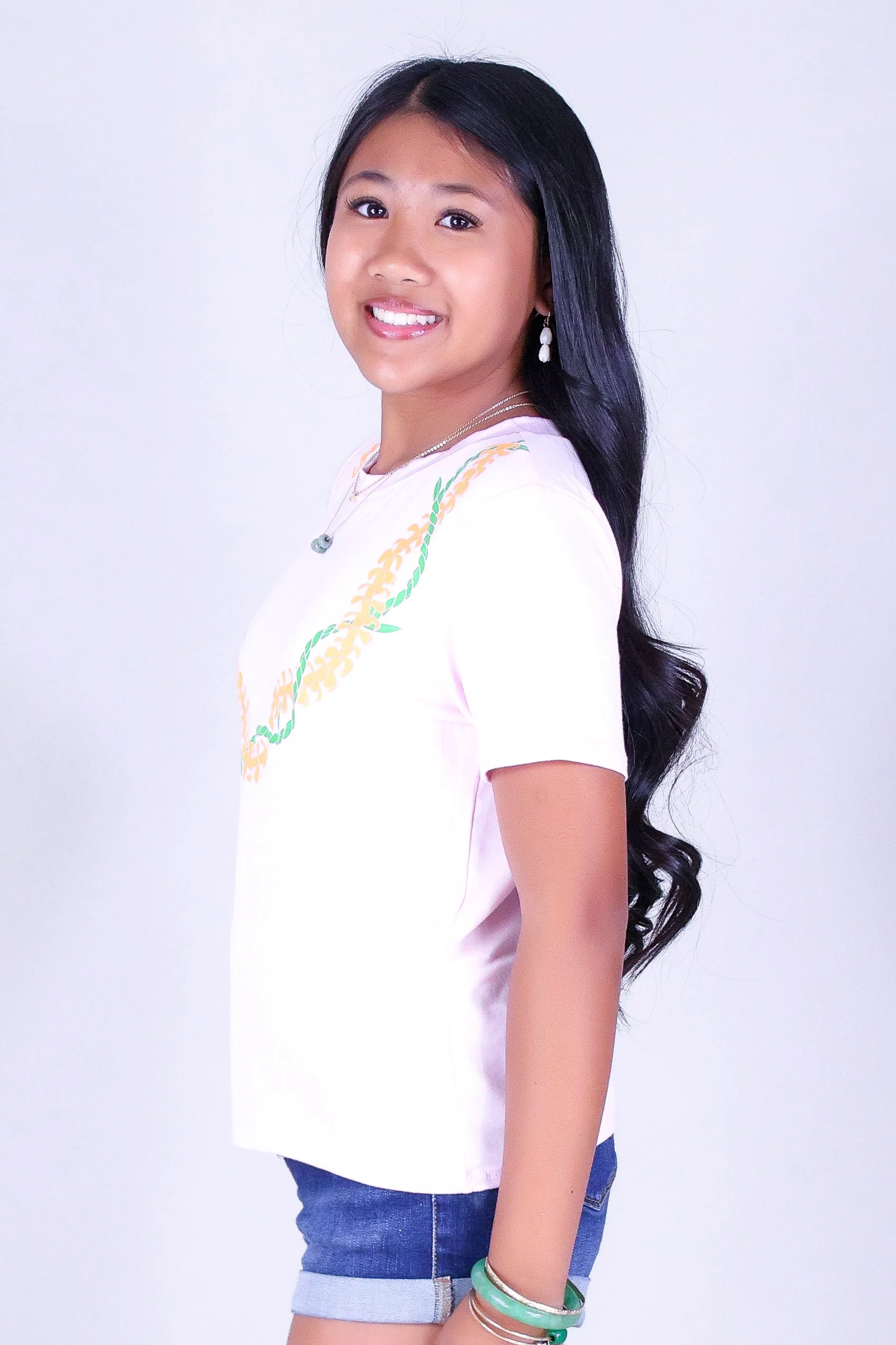 PUAKENIKENI TI LEAF LEI TEE | KIDS SIZES 2-16 - Image 3