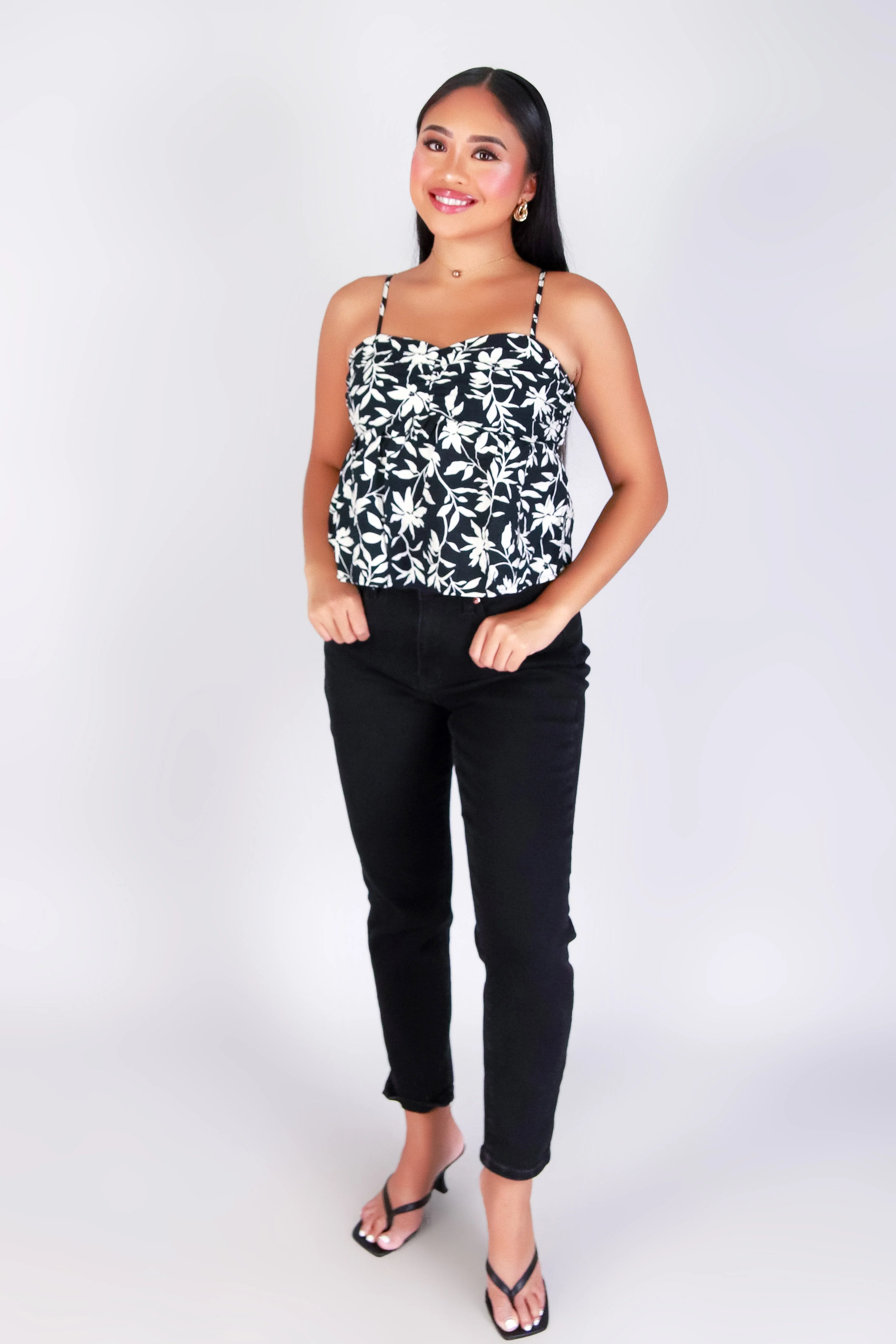 FLIRTY FLORALS TOP