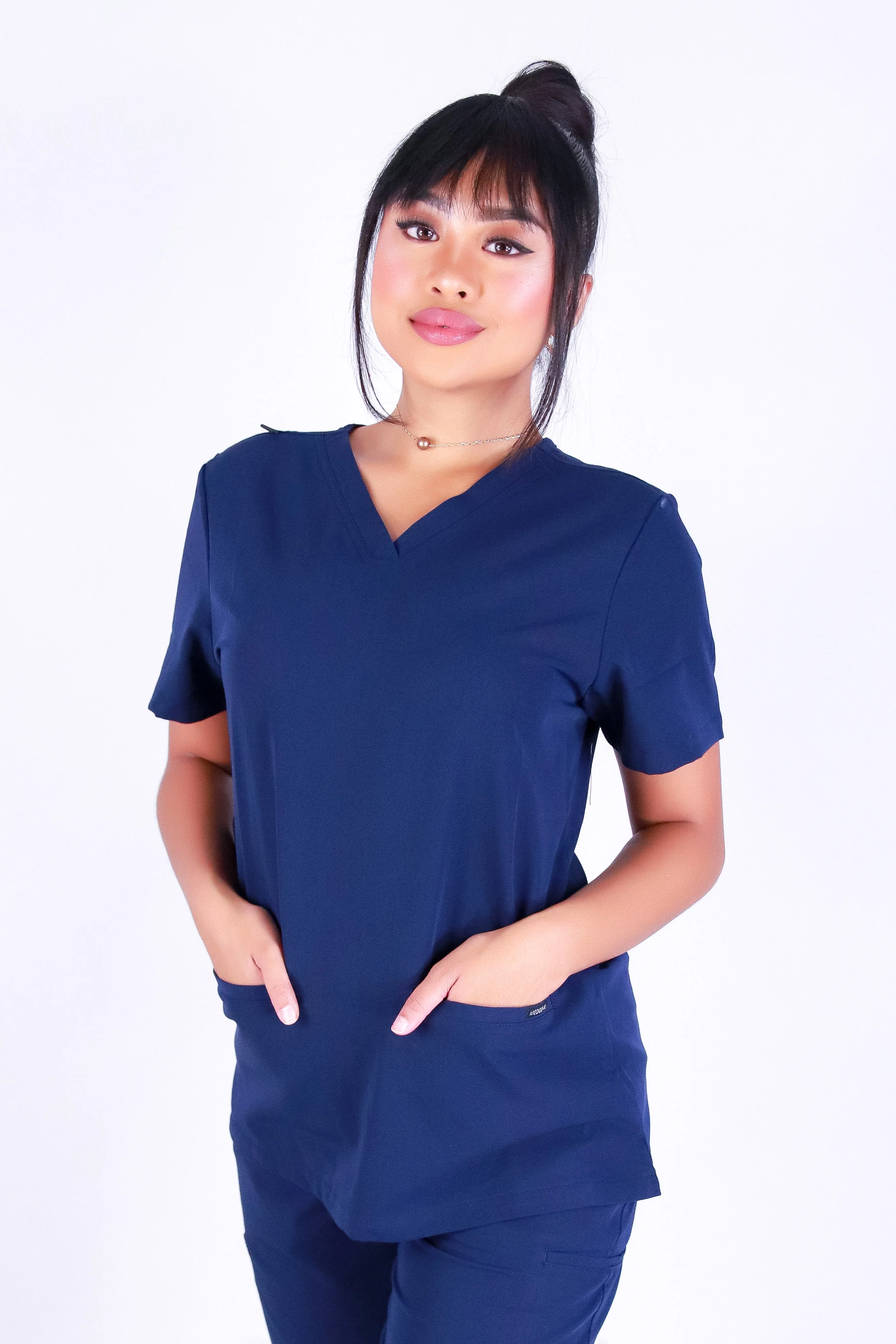 EVERYDAY HEALING SCRUB TOP - Image 2