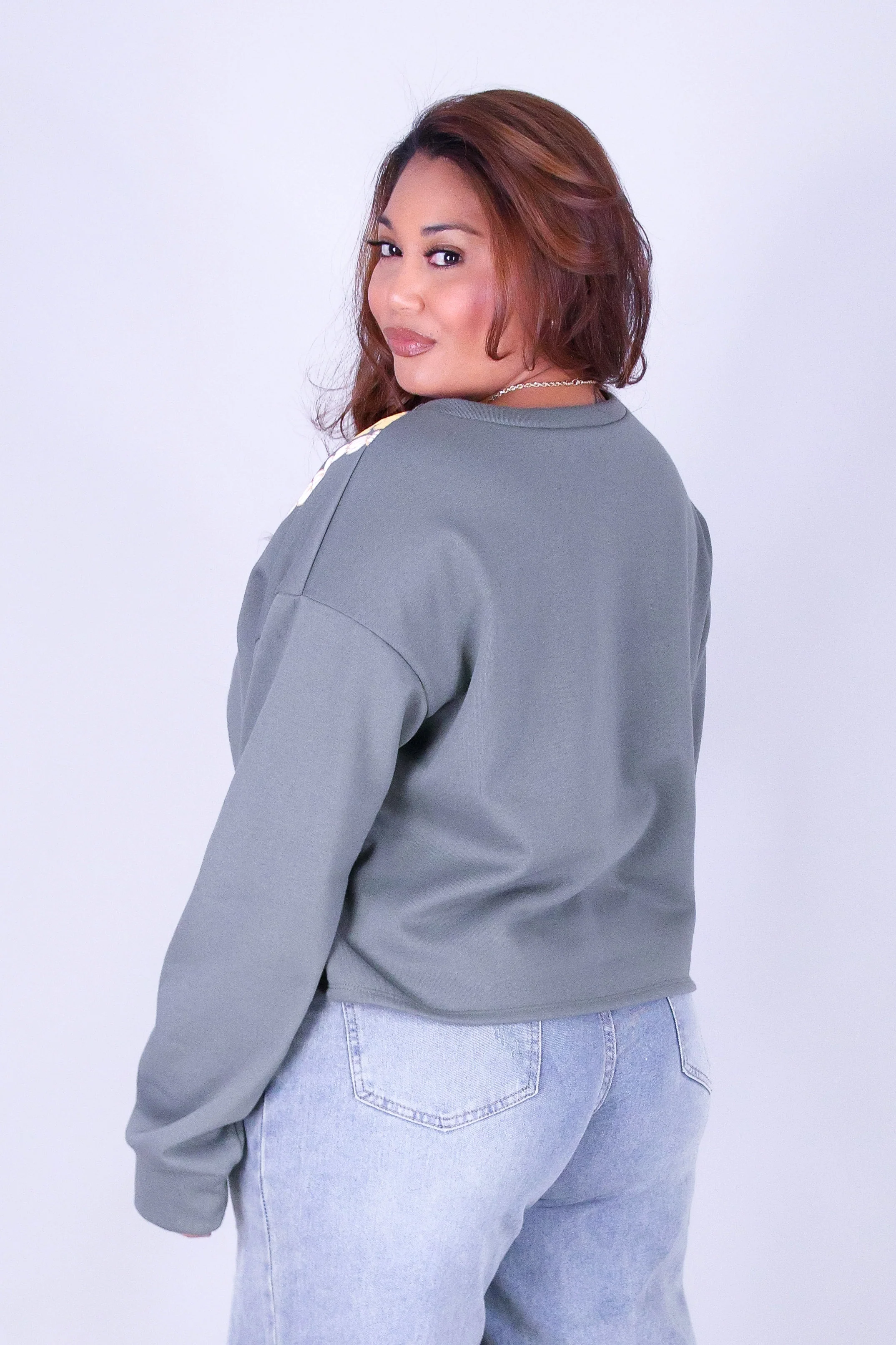 PUAKENIKENI PIKAKE LEI SWEATER - Image 4