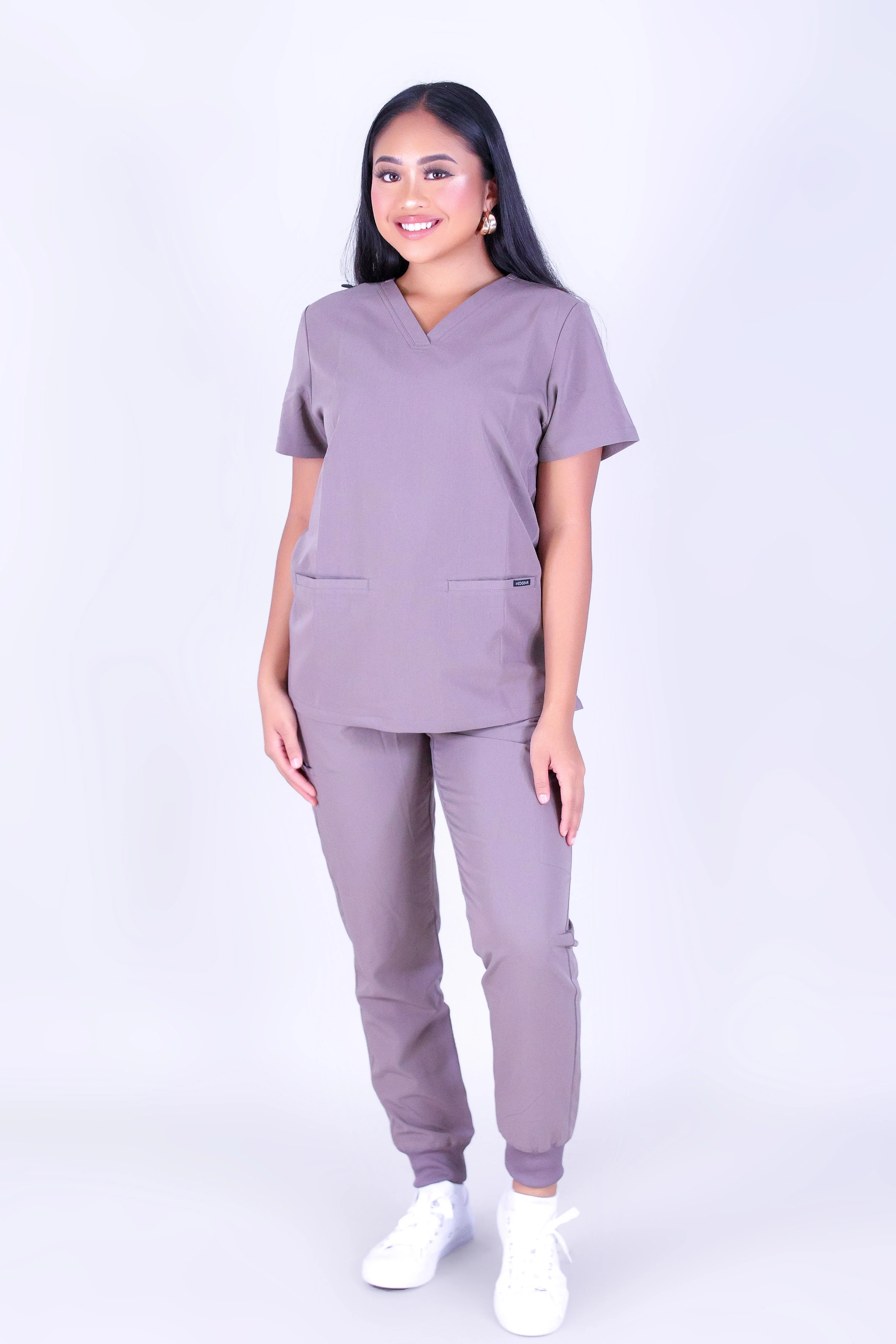 EVERDAY HEALING SCRUB JOGGER