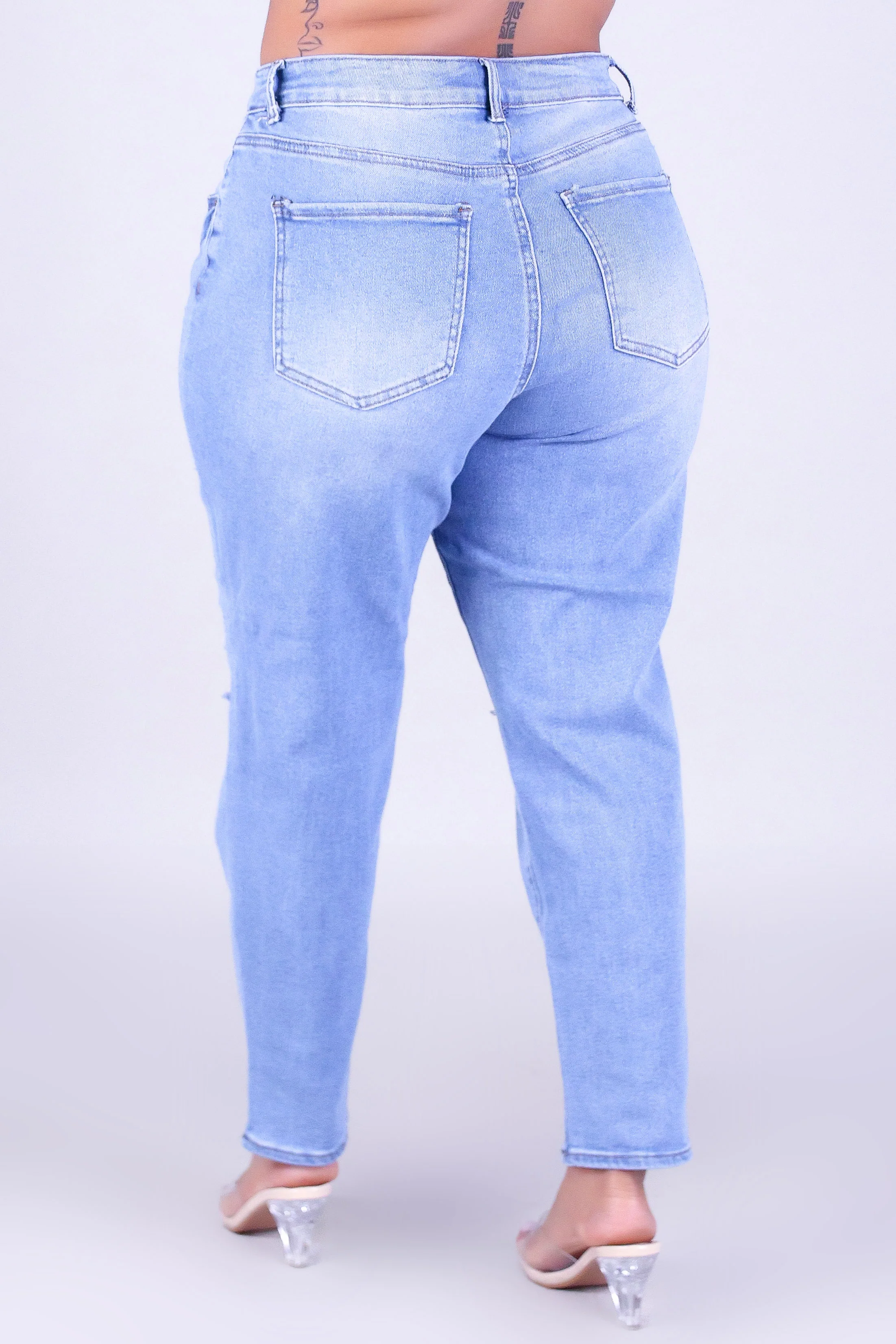 CLASSIC BLUES MOM JEANS - Image 3